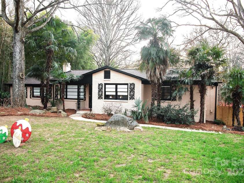 1723 Oak Street, Charlotte, NC 28269.  MLS# CAR4219012, YatesRealty ID 758. 