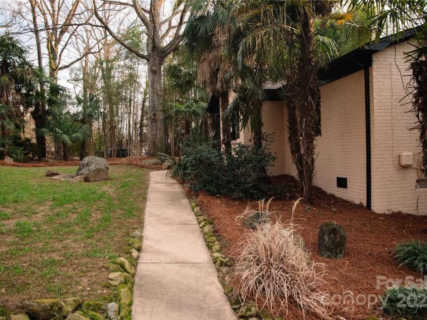 1723 Oak Street, Charlotte, NC 28269.  MLS# CAR4219012, YatesRealty ID 758. 