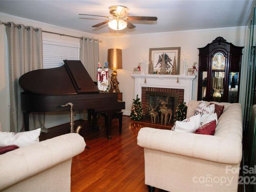 1723 Oak Street, Charlotte, NC 28269.  MLS# CAR4219012, YatesRealty ID 758. 