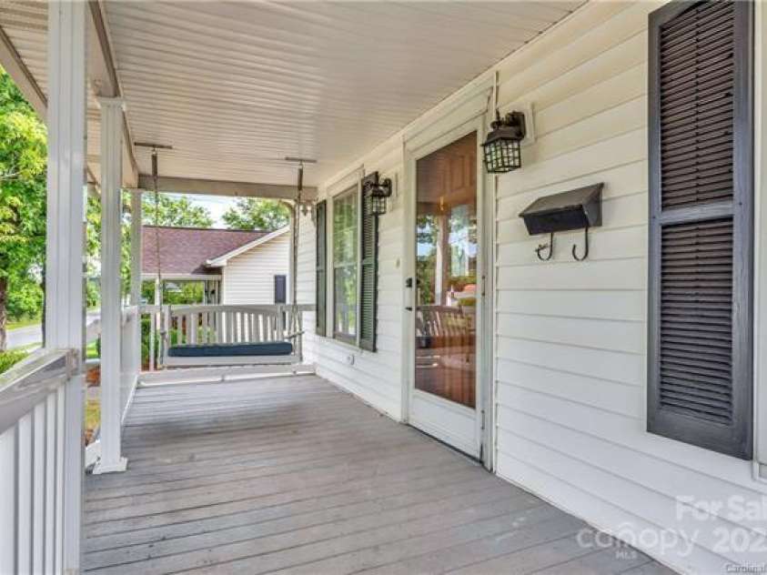 1006 Ridge Avenue, Kannapolis, NC 28083.  MLS# CAR4229010, YatesRealty ID 7582. 