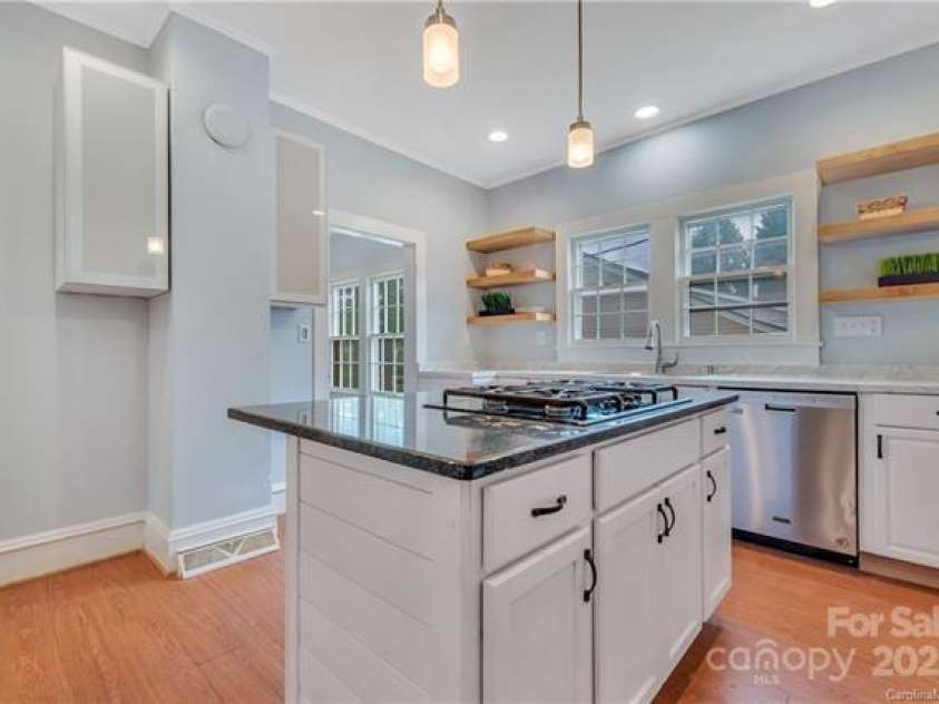 1006 Ridge Avenue, Kannapolis, NC 28083.  MLS# CAR4229010, YatesRealty ID 7582. 