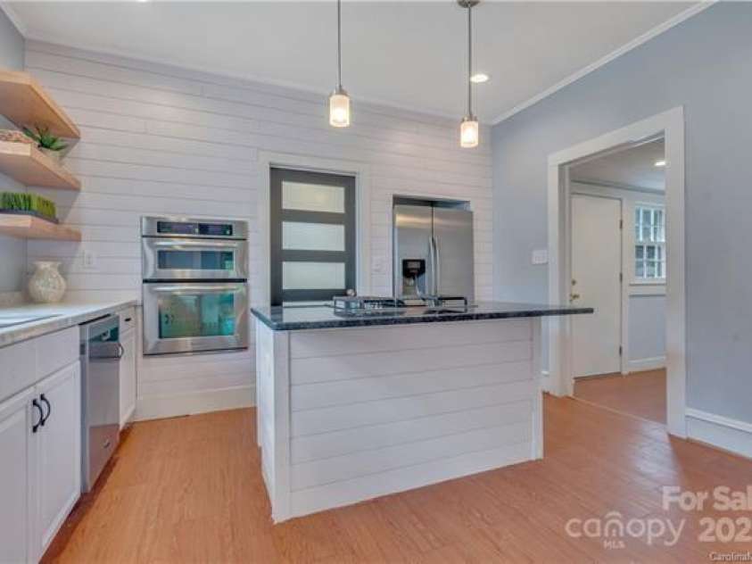 1006 Ridge Avenue, Kannapolis, NC 28083.  MLS# CAR4229010, YatesRealty ID 7582. 