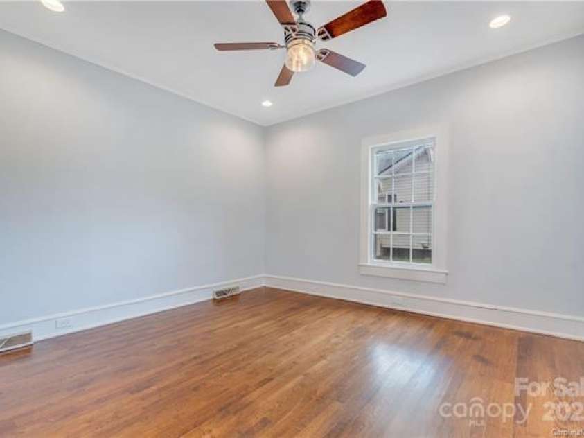 1006 Ridge Avenue, Kannapolis, NC 28083.  MLS# CAR4229010, YatesRealty ID 7582. 