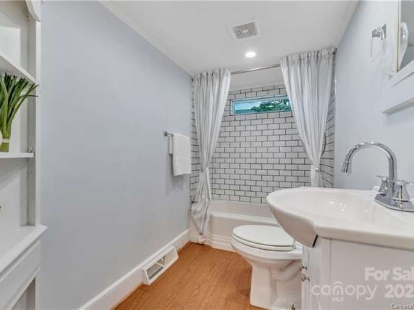 1006 Ridge Avenue, Kannapolis, NC 28083.  MLS# CAR4229010, YatesRealty ID 7582. 