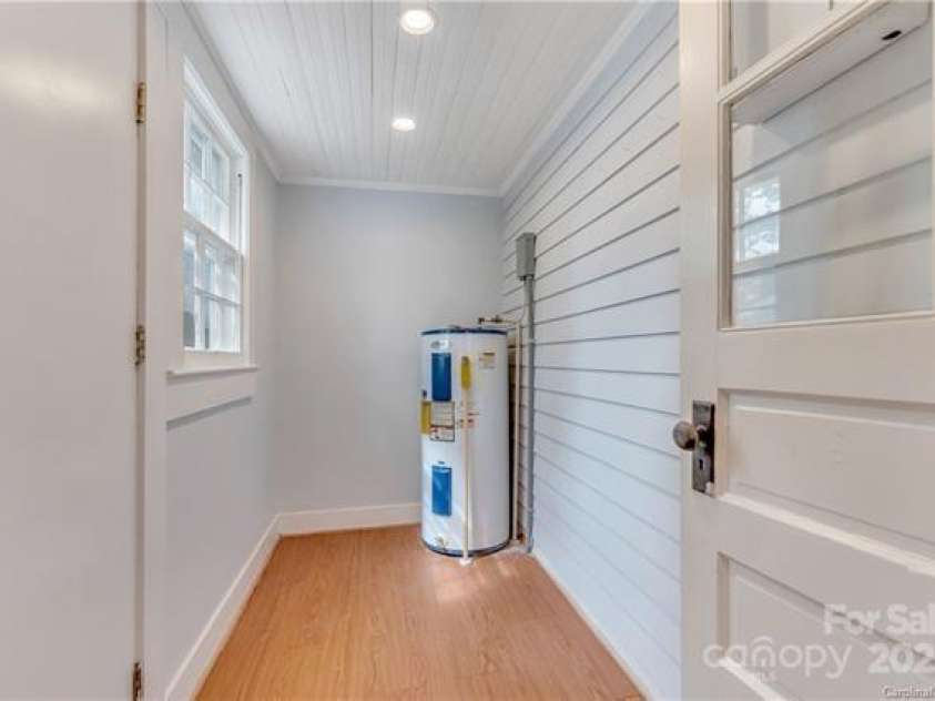 1006 Ridge Avenue, Kannapolis, NC 28083.  MLS# CAR4229010, YatesRealty ID 7582. 