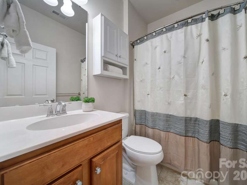 1488 River Bend Boulevard, Fort Mill, SC 29707.  MLS# CAR4329801, YatesRealty ID 7583. Secondary full bath