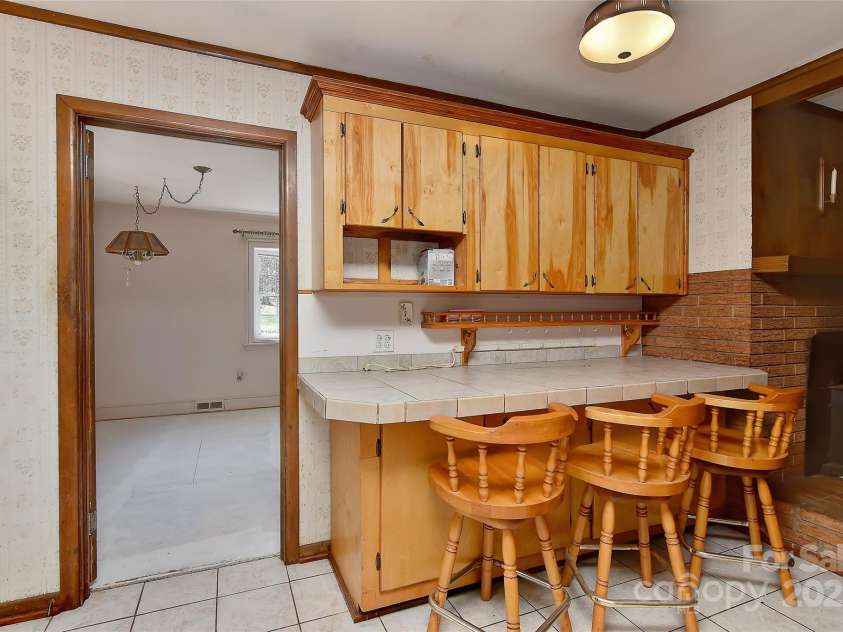 1235 Robinhood Circle, Charlotte, NC 28227.  MLS# CAR4231170, YatesRealty ID 7584. 