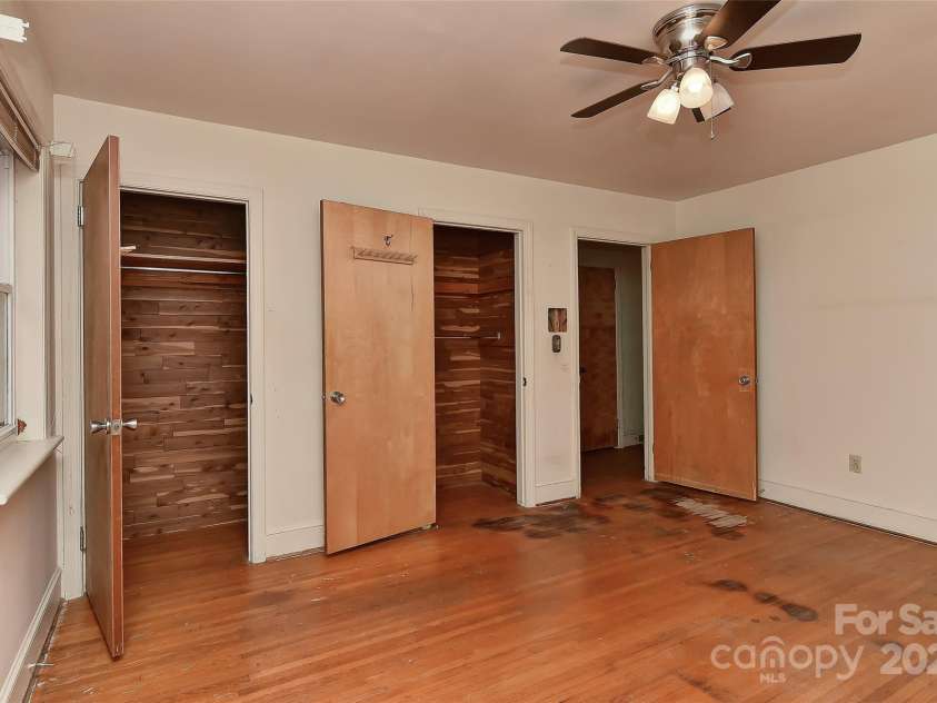 1235 Robinhood Circle, Charlotte, NC 28227.  MLS# CAR4231170, YatesRealty ID 7584. 