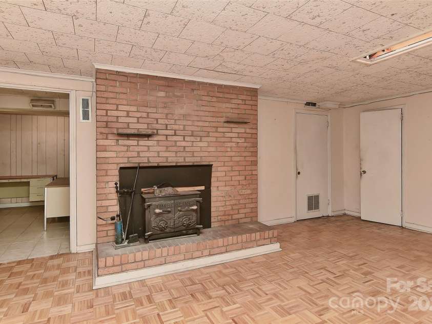 1235 Robinhood Circle, Charlotte, NC 28227.  MLS# CAR4231170, YatesRealty ID 7584. 