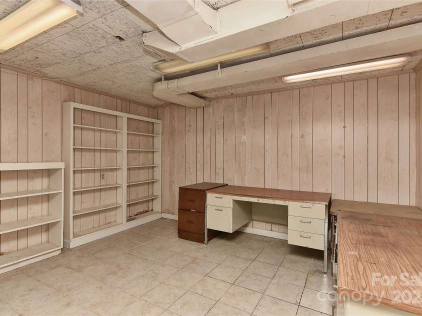 1235 Robinhood Circle, Charlotte, NC 28227.  MLS# CAR4231170, YatesRealty ID 7584. 