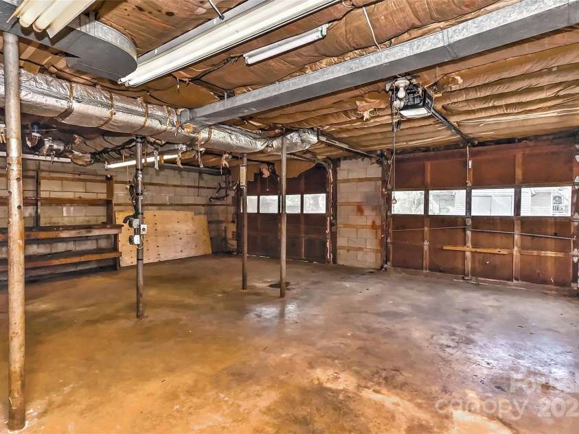 1235 Robinhood Circle, Charlotte, NC 28227.  MLS# CAR4231170, YatesRealty ID 7584. 
