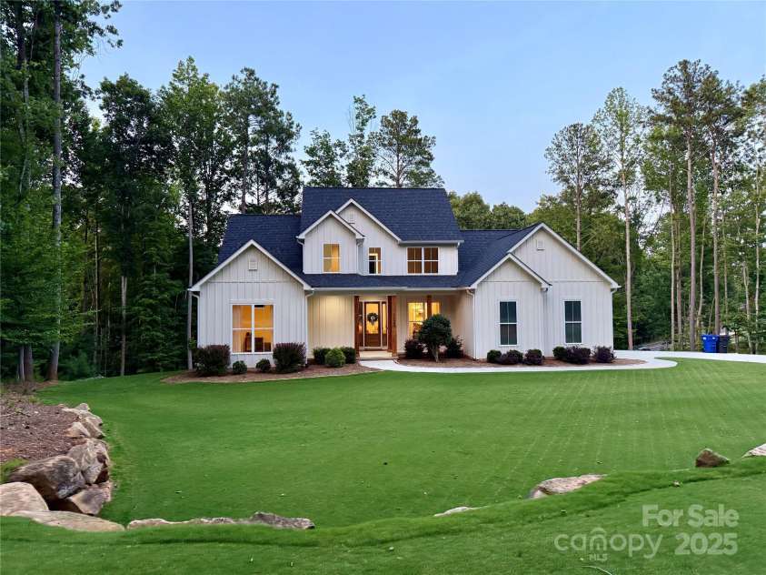 1123 Fern Hill Road, Mooresville, NC 28117.  MLS# CAR4248665, YatesRealty ID 7586. 