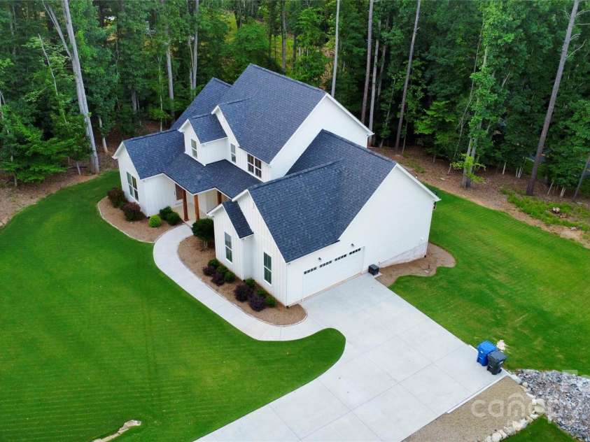 1123 Fern Hill Road, Mooresville, NC 28117.  MLS# CAR4248665, YatesRealty ID 7586. 