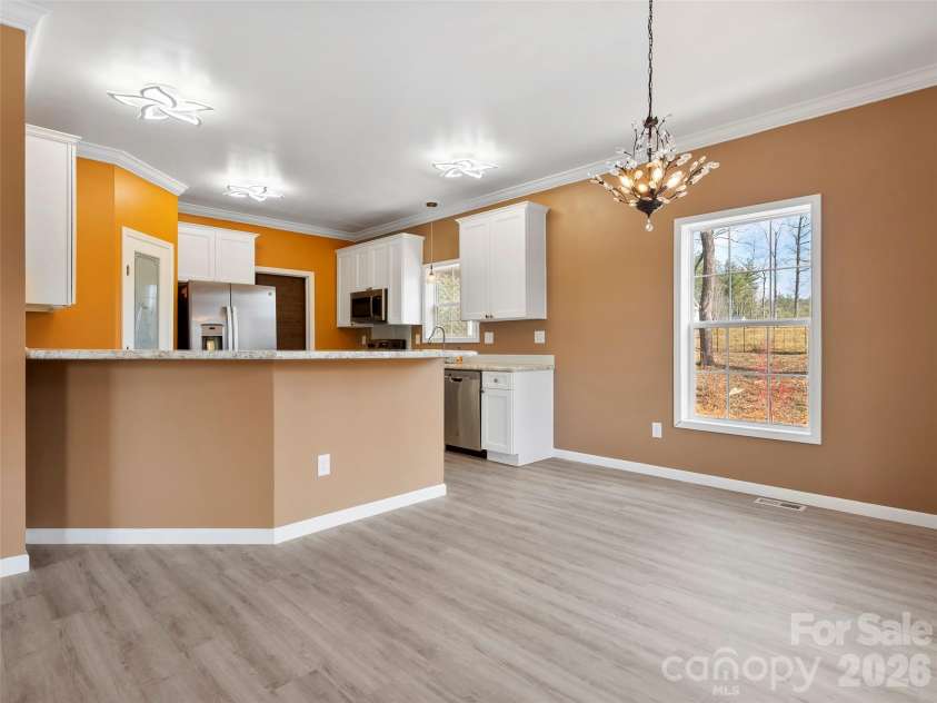 83 Moss Hill Drive, Hendersonville, NC 28792.  MLS# CAR4327286, YatesRealty ID 7589. 