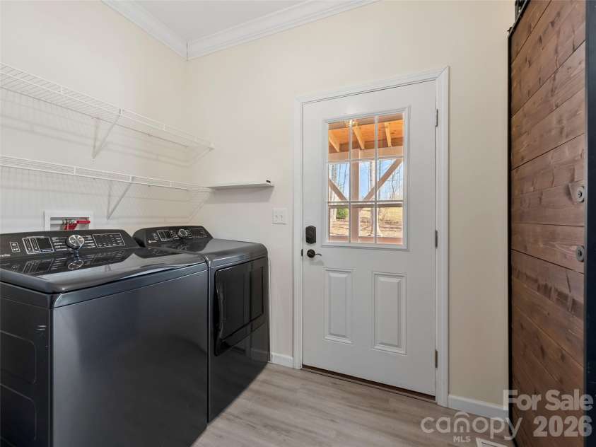 83 Moss Hill Drive, Hendersonville, NC 28792.  MLS# CAR4327286, YatesRealty ID 7589. 