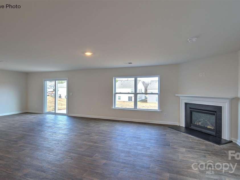 866 Two Brothers Lane, York, SC 29745.  MLS# CAR4217977, YatesRealty ID 759. Family room with Electric fireplace