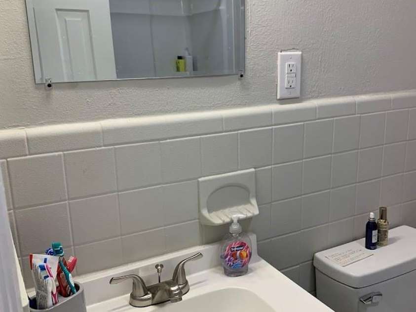 108 Calton Drive, Gaffney, SC 29341.  MLS# CAR4249121, YatesRealty ID 7590. First Full bath