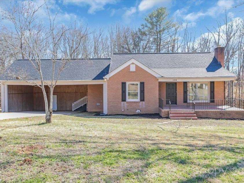108 Calton Drive, Gaffney, SC 29341.  MLS# CAR4249121, YatesRealty ID 7590. Full Front Exterior