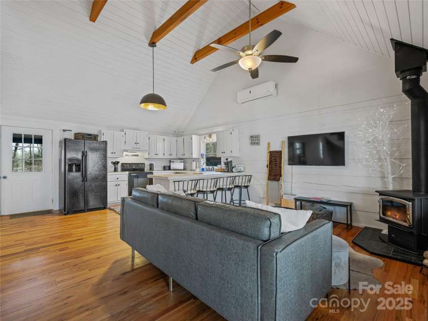 55 Clover Trail, Marshall, NC 28753.  MLS# CAR4231147, YatesRealty ID 7592. 