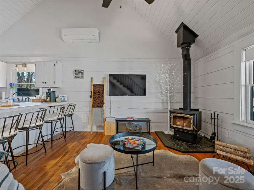 55 Clover Trail, Marshall, NC 28753.  MLS# CAR4231147, YatesRealty ID 7592. 