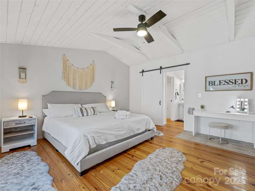 55 Clover Trail, Marshall, NC 28753.  MLS# CAR4231147, YatesRealty ID 7592. 