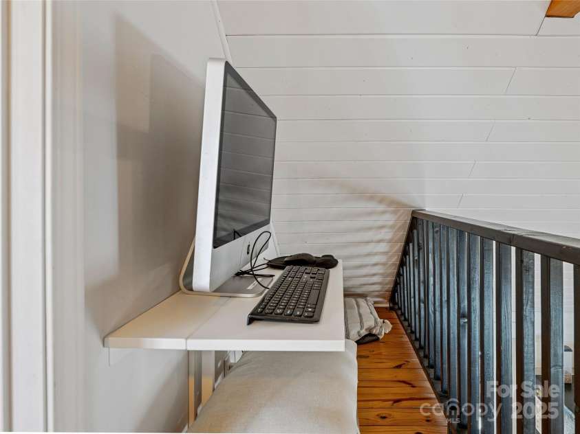 55 Clover Trail, Marshall, NC 28753.  MLS# CAR4231147, YatesRealty ID 7592. 