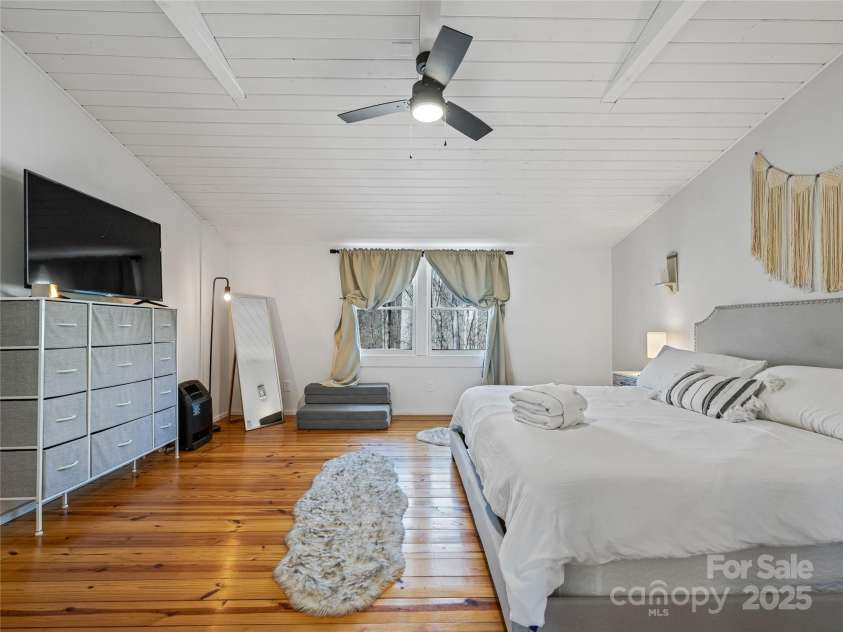 55 Clover Trail, Marshall, NC 28753.  MLS# CAR4231147, YatesRealty ID 7592. 