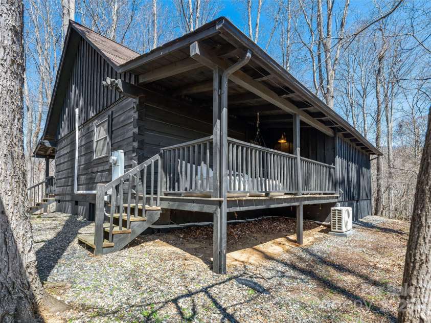 55 Clover Trail, Marshall, NC 28753.  MLS# CAR4231147, YatesRealty ID 7592. 