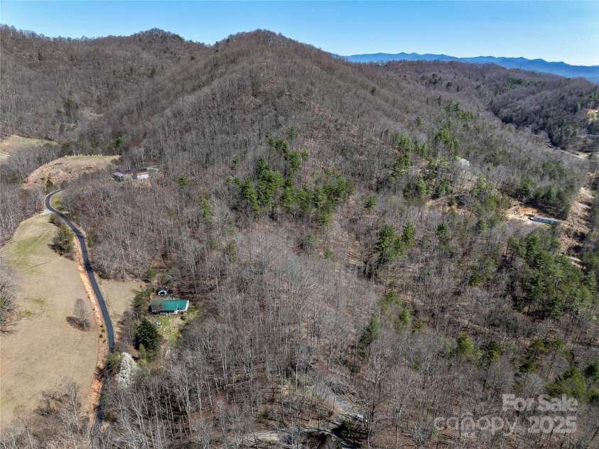 55 Clover Trail, Marshall, NC 28753.  MLS# CAR4231147, YatesRealty ID 7592. 