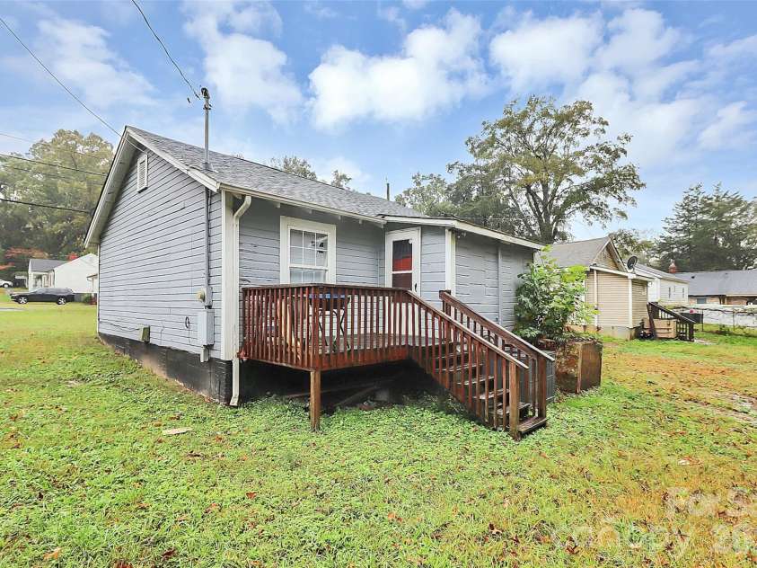 1102 Davidson Avenue, Gastonia, NC 28052.  MLS# CAR4353098, YatesRealty ID 7593. 