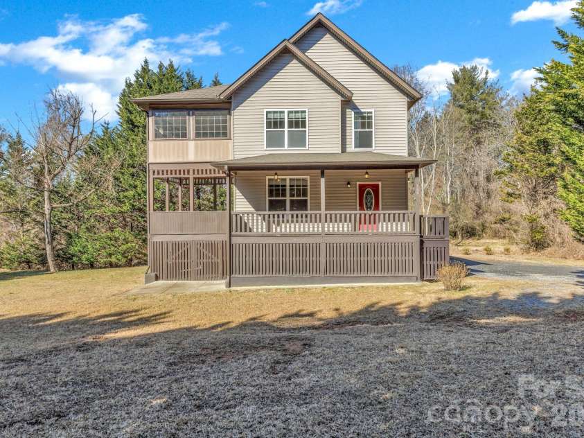 116 Unaka Avenue, Asheville, NC 28803.  MLS# CAR4349208, YatesRealty ID 7593. 