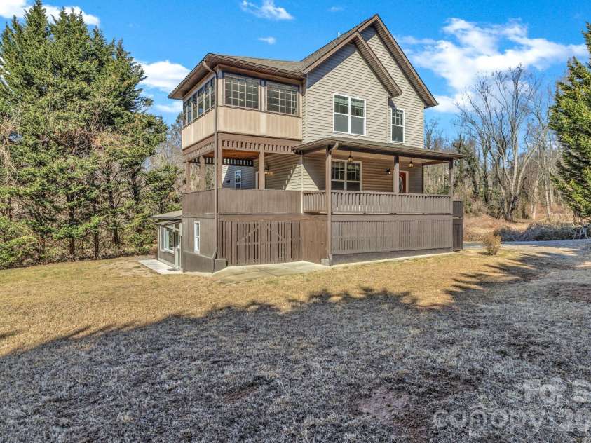 116 Unaka Avenue, Asheville, NC 28803.  MLS# CAR4349208, YatesRealty ID 7593. 