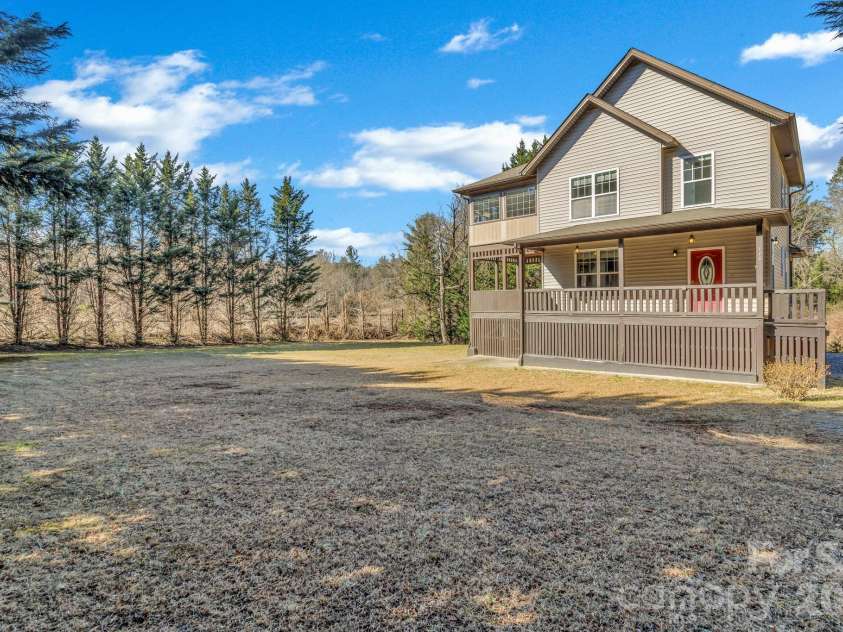 116 Unaka Avenue, Asheville, NC 28803.  MLS# CAR4349208, YatesRealty ID 7593. 