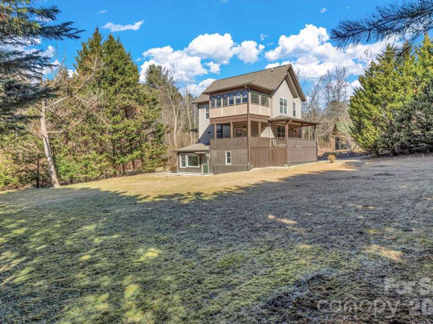 116 Unaka Avenue, Asheville, NC 28803.  MLS# CAR4349208, YatesRealty ID 7593. 