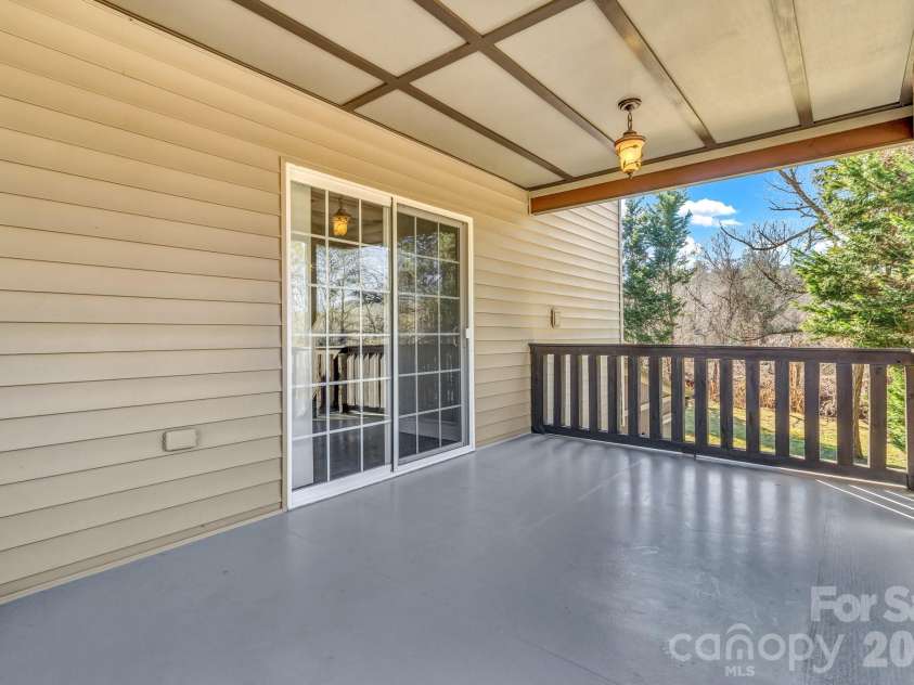 116 Unaka Avenue, Asheville, NC 28803.  MLS# CAR4349208, YatesRealty ID 7593. 