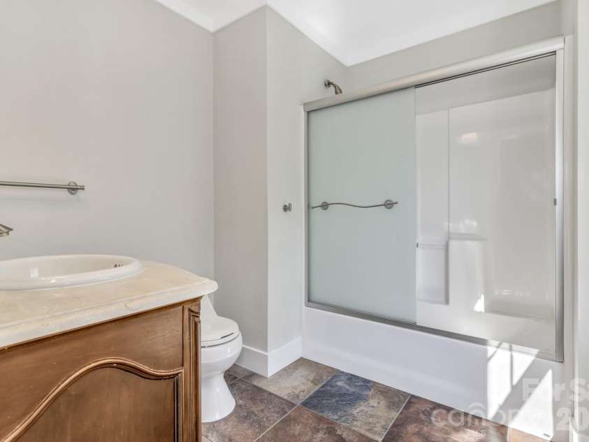 116 Unaka Avenue, Asheville, NC 28803.  MLS# CAR4349208, YatesRealty ID 7593. 