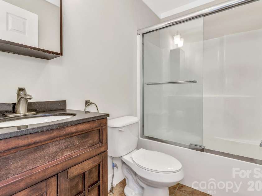 116 Unaka Avenue, Asheville, NC 28803.  MLS# CAR4349208, YatesRealty ID 7593. 