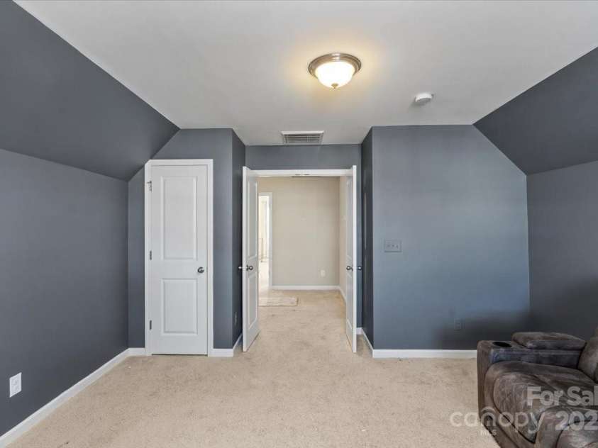 136 Margo Lane, Statesville, NC 28677.  MLS# CAR4214570, YatesRealty ID 7595. 