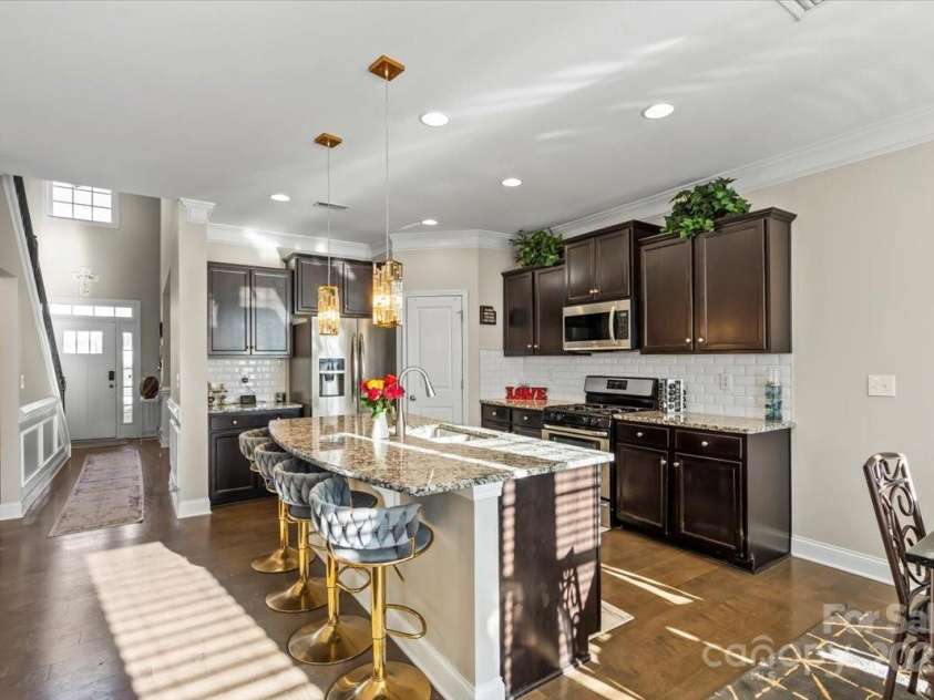 136 Margo Lane, Statesville, NC 28677.  MLS# CAR4214570, YatesRealty ID 7595. 