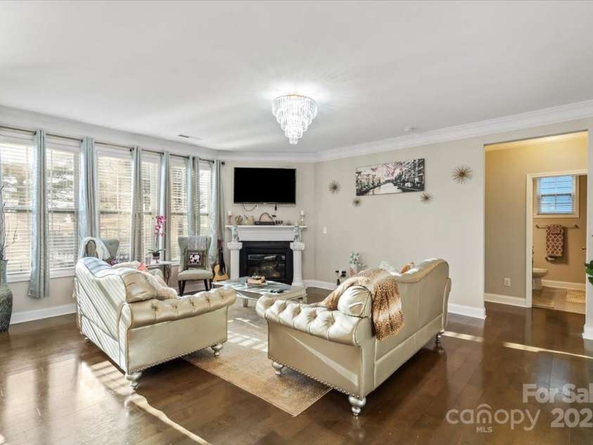 136 Margo Lane, Statesville, NC 28677.  MLS# CAR4214570, YatesRealty ID 7595. 