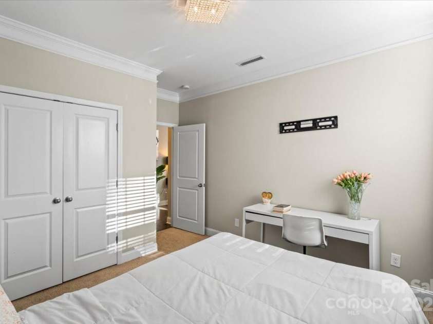 136 Margo Lane, Statesville, NC 28677.  MLS# CAR4214570, YatesRealty ID 7595. 