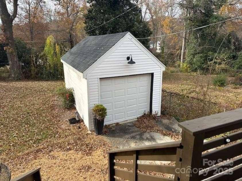 721 Forrest Street, High Point, NC 27262.  MLS# CAR4326036, YatesRealty ID 7596. 