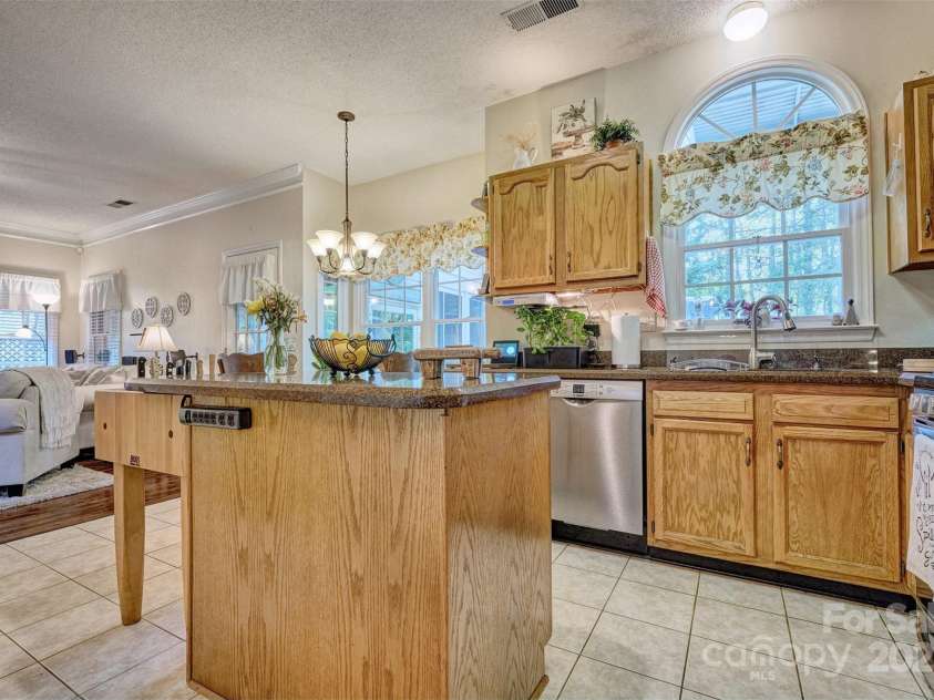 394 Runnymede Drive, Rock Hill, SC 29732.  MLS# CAR4244719, YatesRealty ID 7597. 