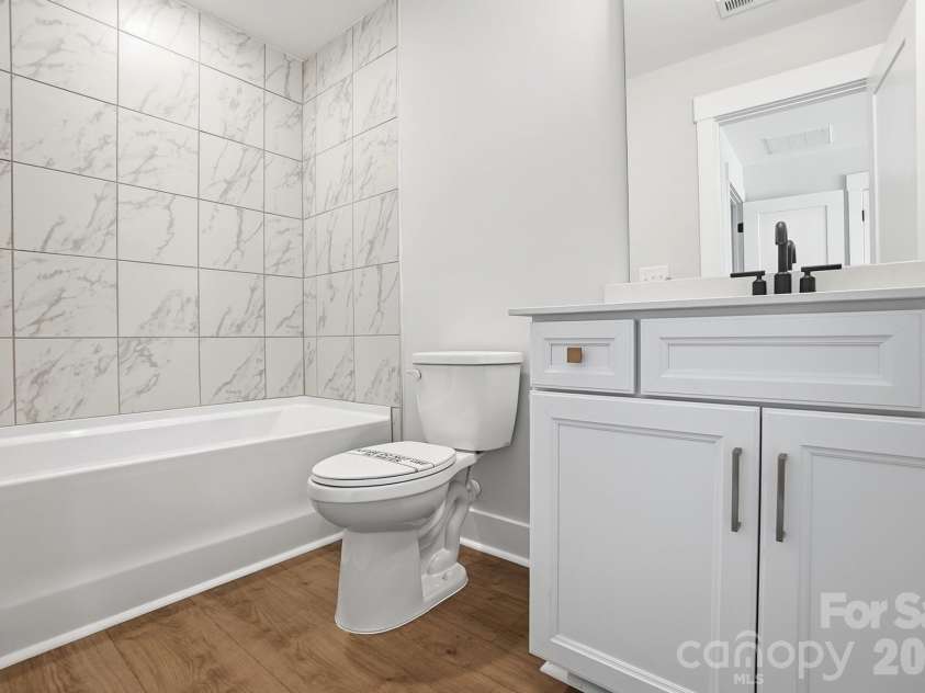 5080 McLaughlin Loop, Waxhaw, NC 28173.  MLS# CAR4349014, YatesRealty ID 7598. Bathroom on 3rd floor