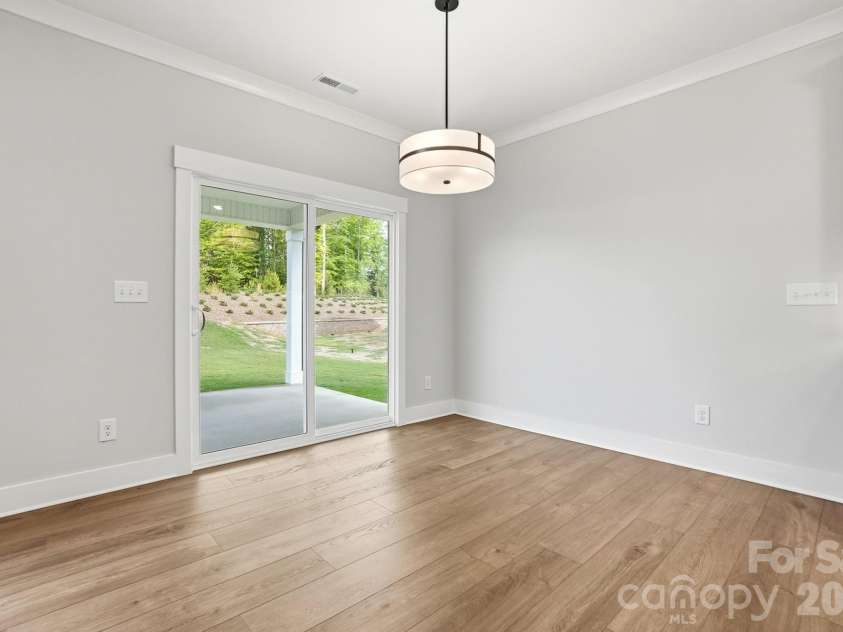 5080 McLaughlin Loop, Waxhaw, NC 28173.  MLS# CAR4349014, YatesRealty ID 7598. Breakfast Area