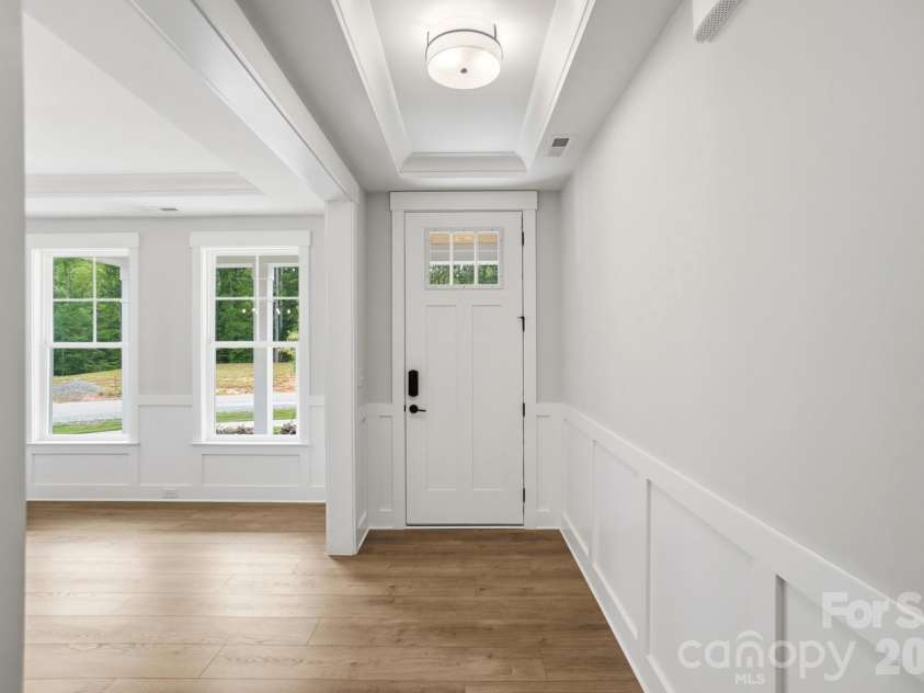 5080 McLaughlin Loop, Waxhaw, NC 28173.  MLS# CAR4349014, YatesRealty ID 7598. Entryway
