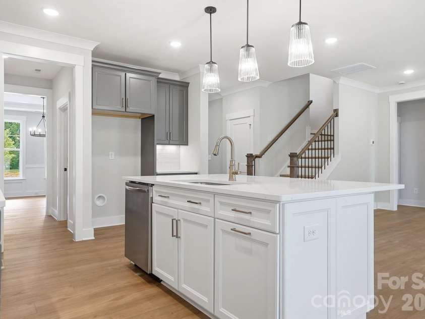 5080 McLaughlin Loop, Waxhaw, NC 28173.  MLS# CAR4349014, YatesRealty ID 7598. Kitchen