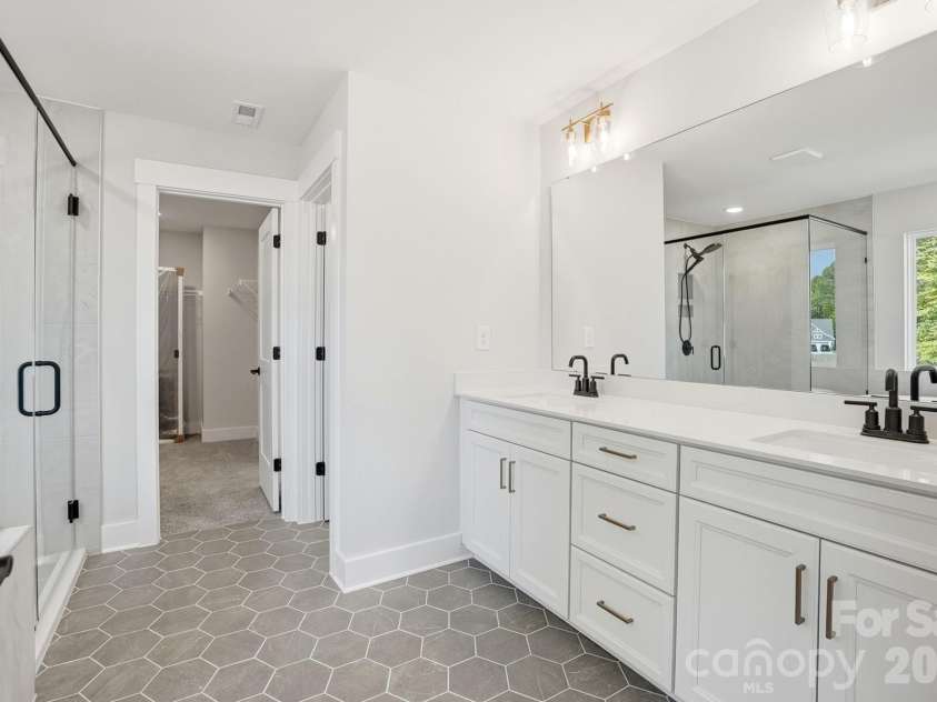5080 McLaughlin Loop, Waxhaw, NC 28173.  MLS# CAR4349014, YatesRealty ID 7598. Primary Bathroom
