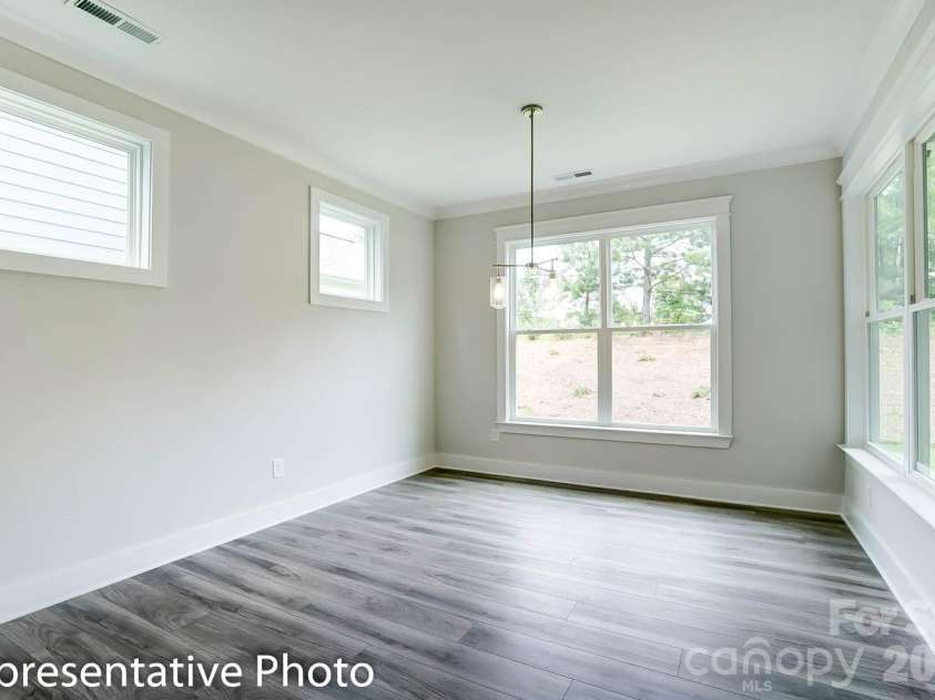 4010 Cedar Falls Drive, Waxhaw, NC 28173.  MLS# CAR4325530, YatesRealty ID 7599. Breakfast area
