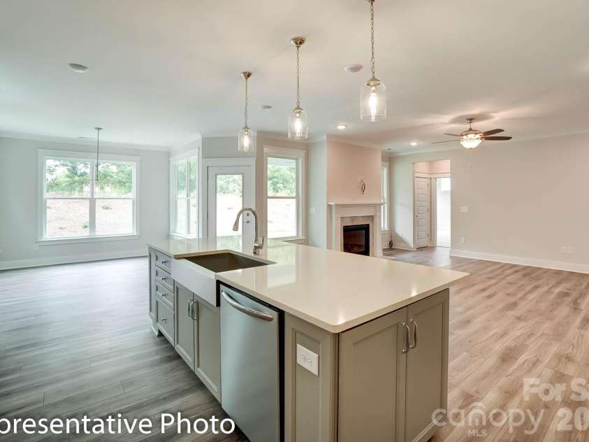 4010 Cedar Falls Drive, Waxhaw, NC 28173.  MLS# CAR4325530, YatesRealty ID 7599. Open floorplan